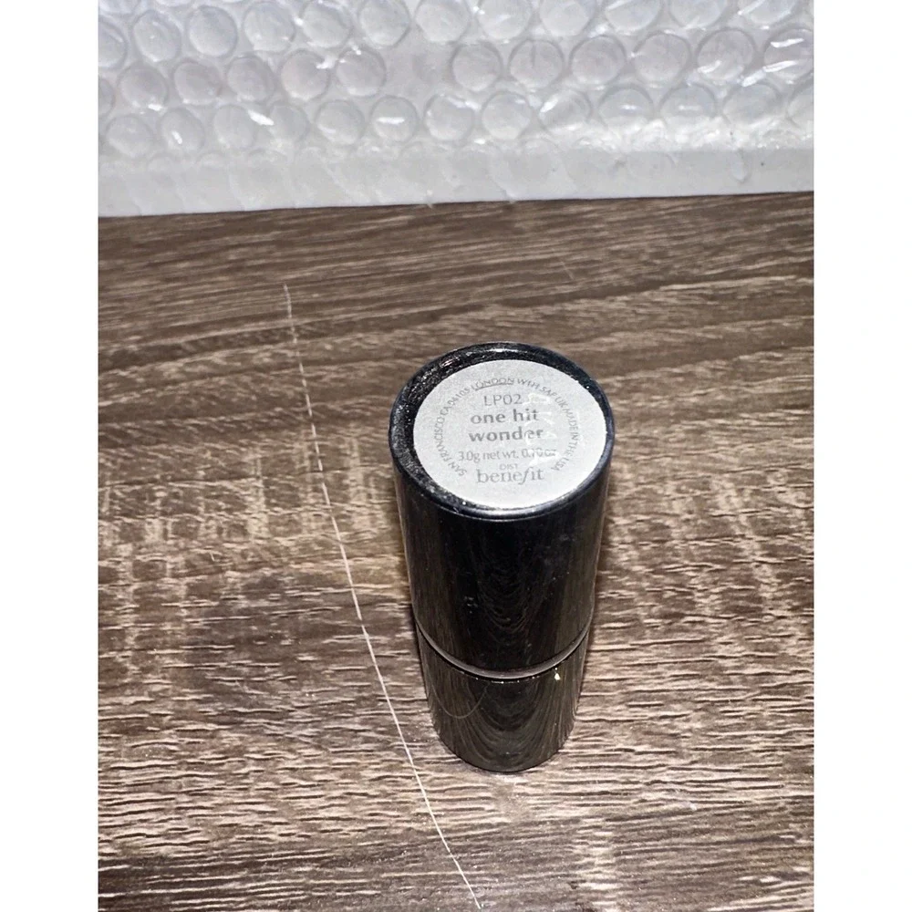 Benefit cosmetics Lipstick One Hit Wonder LP02 Rose Gold Metallic Shimmer Finish